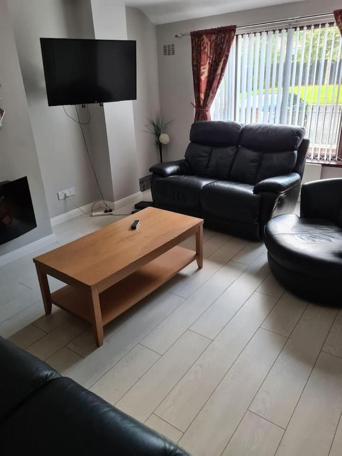 Massive 4 Bed Home Walking Distance To The City Lights, Perfect For Business Trips Belfast Extérieur photo